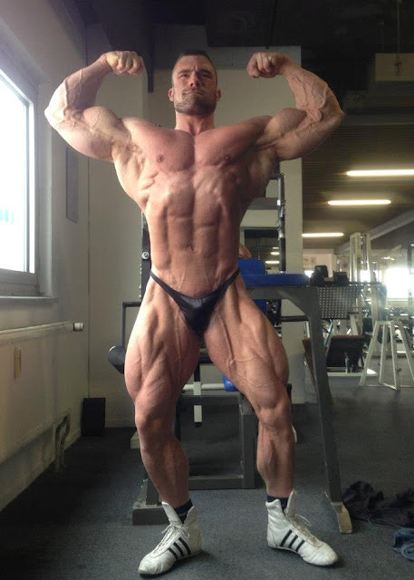 Roman Fritz: 3 Weeks Out, 240lbs! 