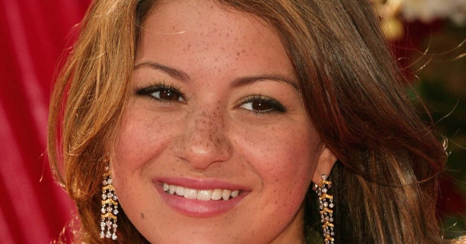 Alia Shawkat salary