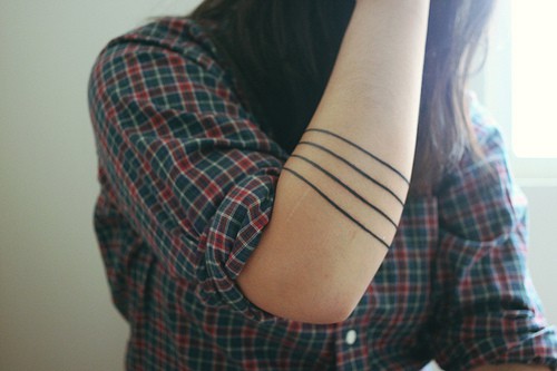 Vos tattoo préférés Horizontal+lines+tattoo+arm
