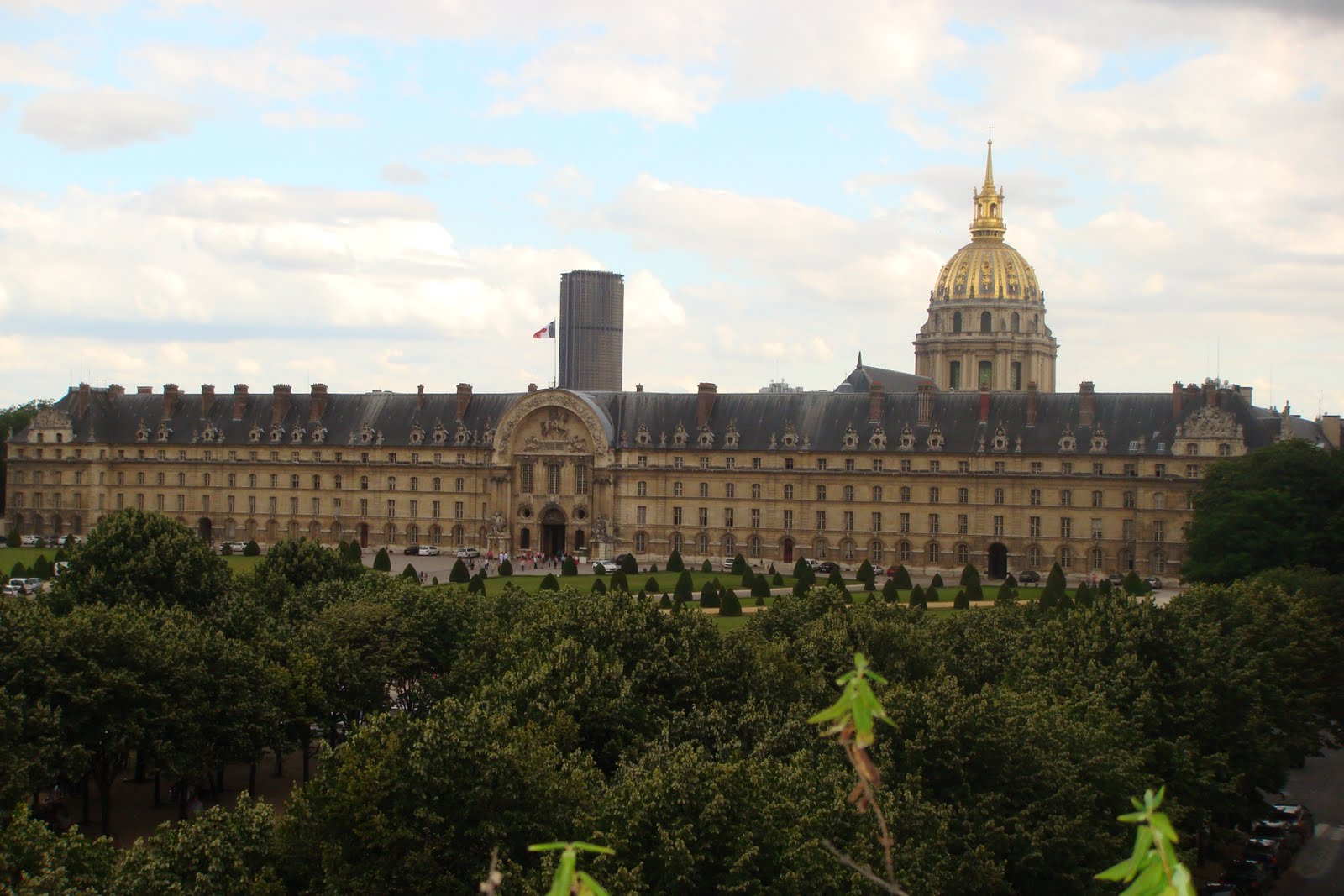 VELOPARIS Hotel des Invalides un des plus célèbres monuments de Paris
