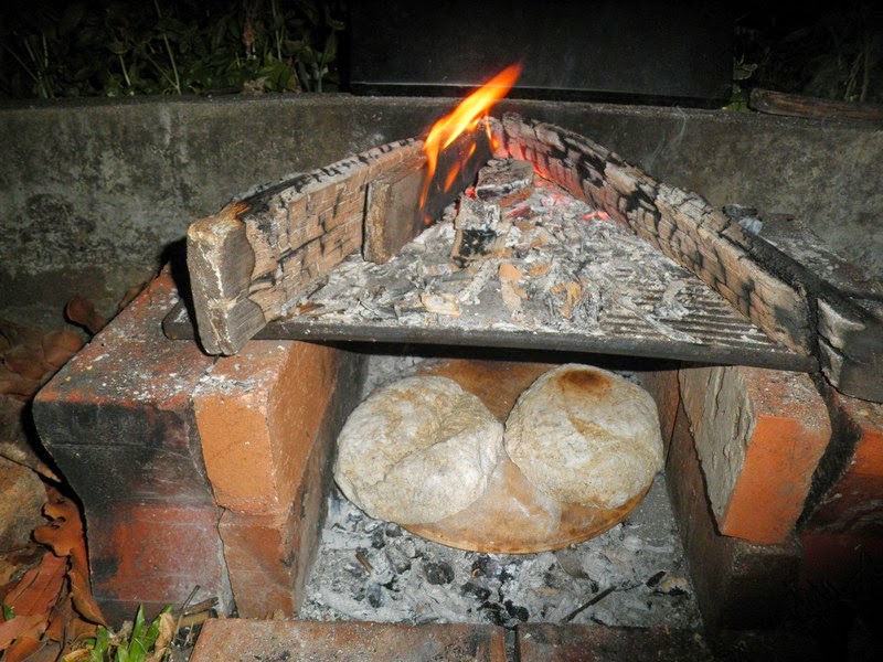 Build a ‘Cob’ oven in 5 minutes to bake delicious pizza and bread 11 Build a ‘Cob’ oven in 5 minutes to bake delicious pizza and bread