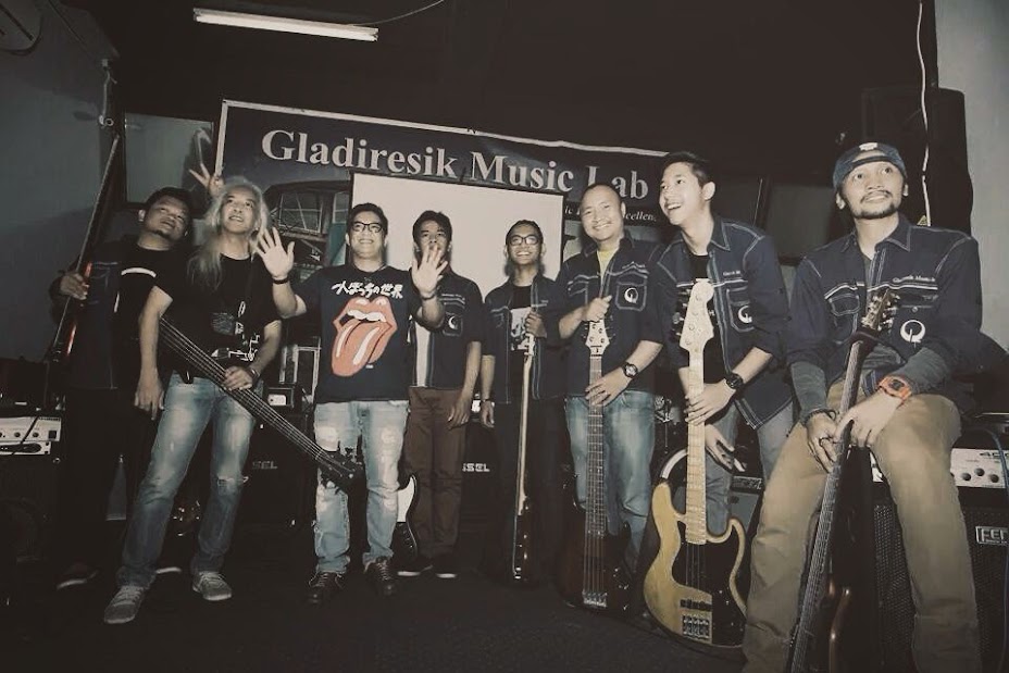 7 Bassist "Gladiresik Music Lab" Jakarta.