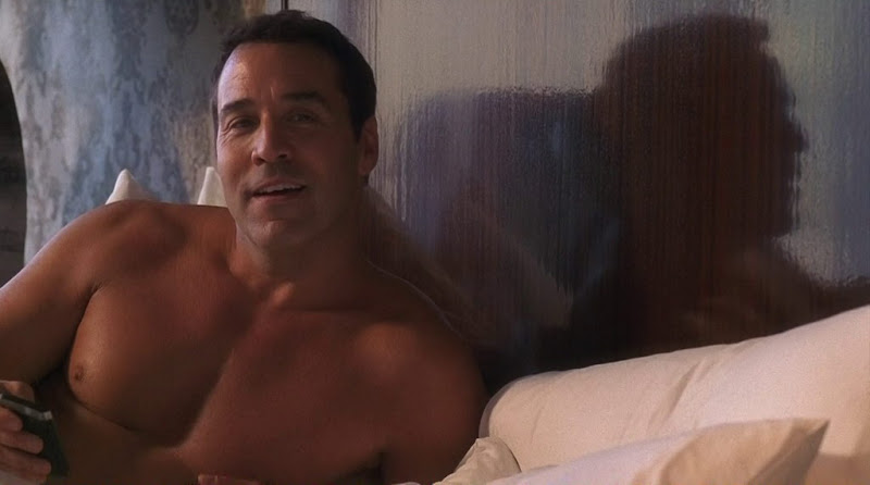 Jeremy Piven Shirtless in Entourage s8e07.
