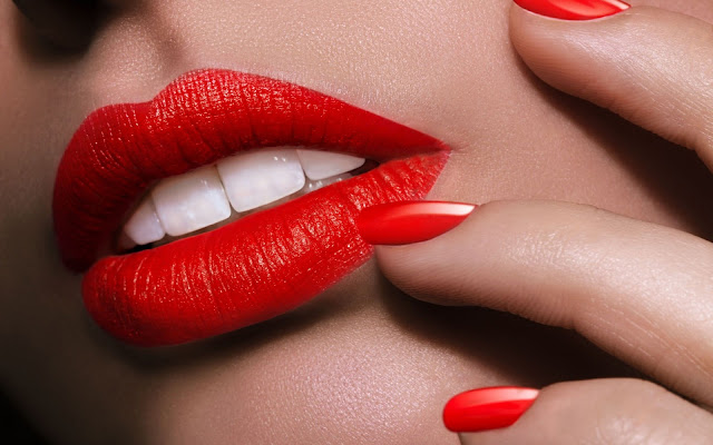 hot-red-lips-211246.jpg