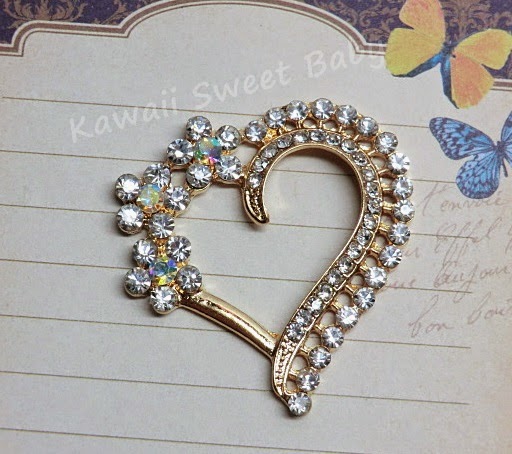 Corazón con rhinestone