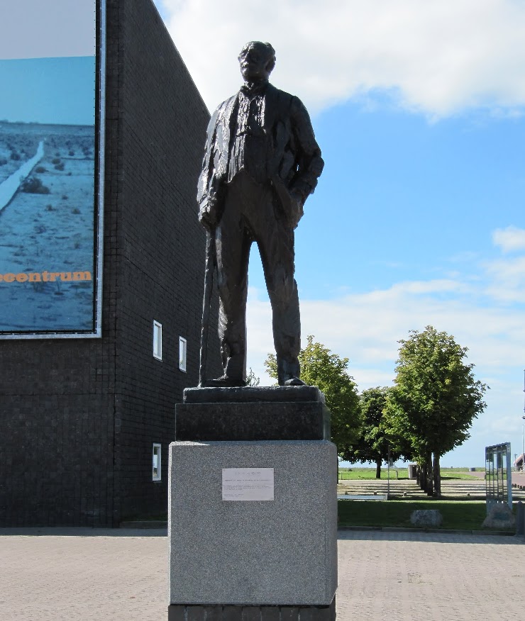 forma es vacío, vacío es forma: Piet Esser - escultura