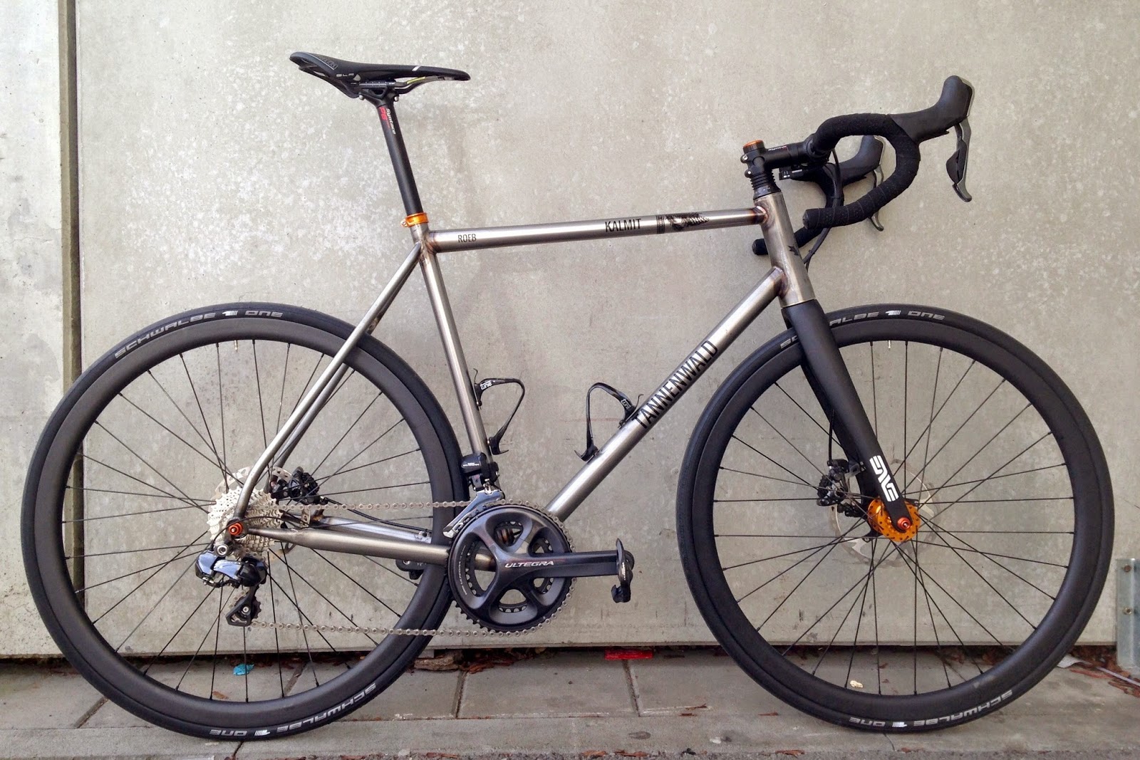 28-Zoll-Singlespeed-Fahrrad von 2Fast4You in verschiedenen Farben für ...