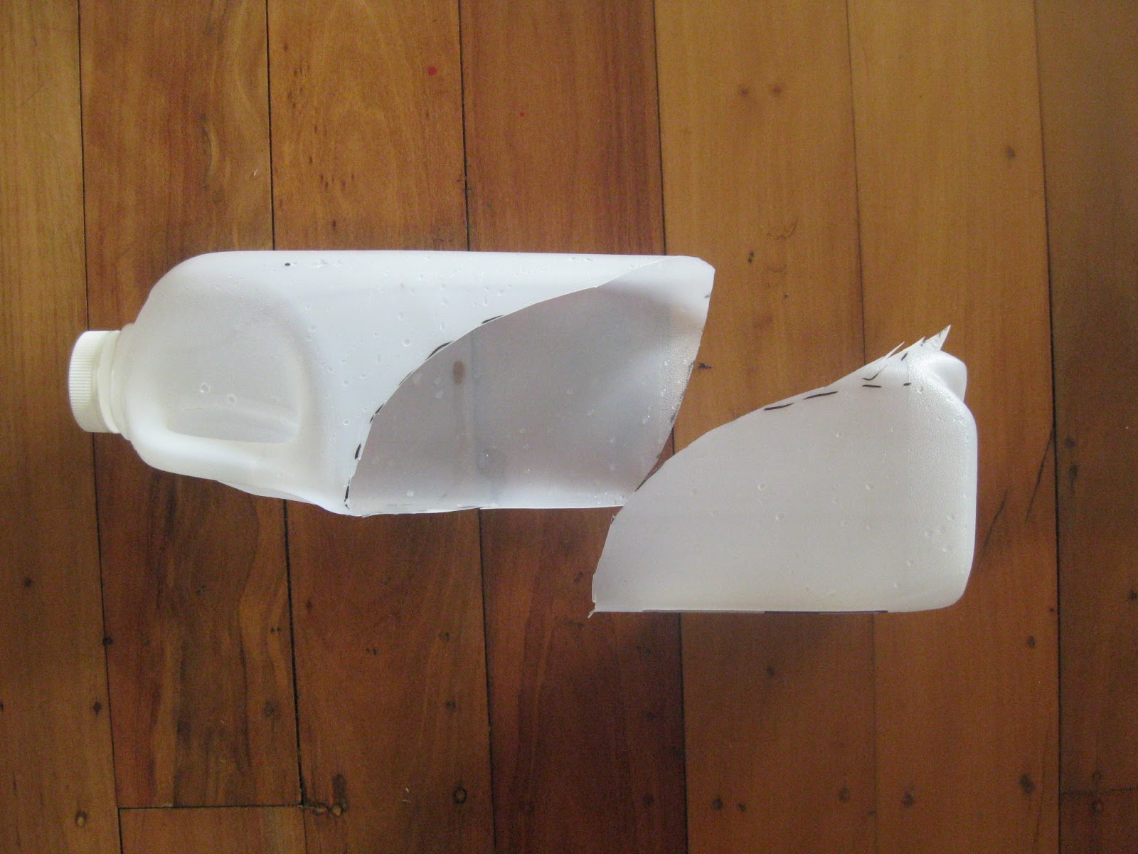 How to make a two litre milk bottle scoop!