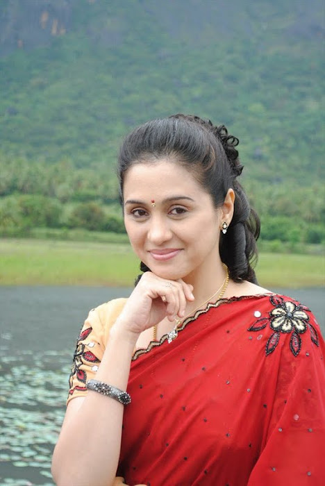 devayani @ kodi mullai tv serial actress pics