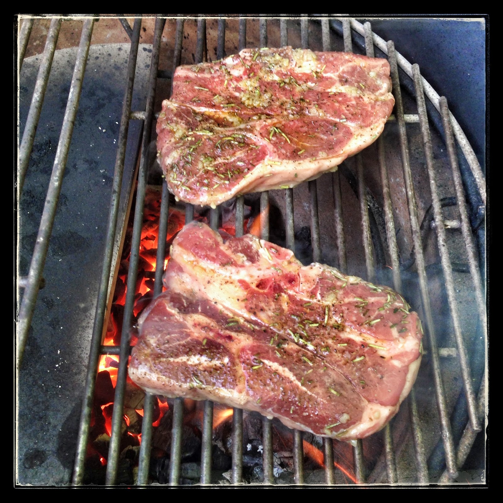 QJunkies BBQ Addiction Kamado Joe Rosemary Seared Lamp Chops