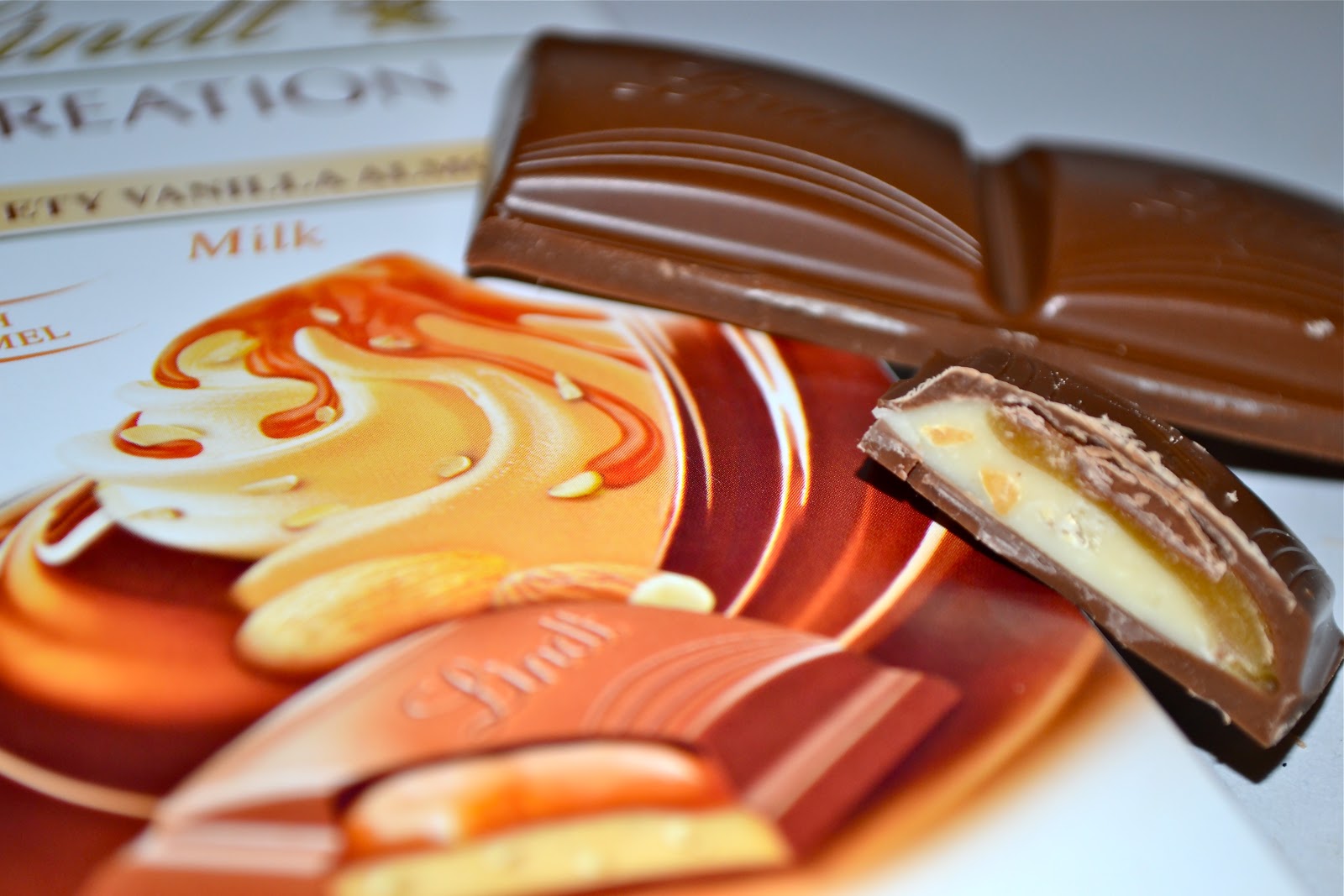 Chocolat Indulgence Lindt Creation Velvety Vanilla Almond, Heavenly