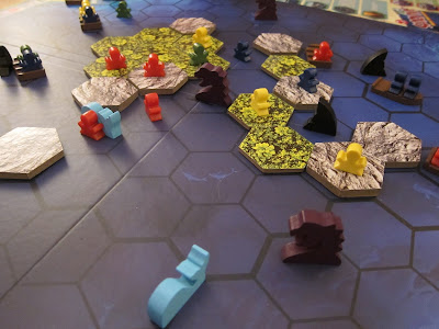 Survive: Escape From Atlantis - The board and other components