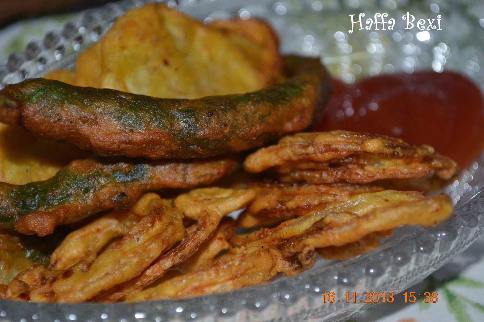 Onion & Potato fritters (Pakoray) Haffa's kitchen adventures