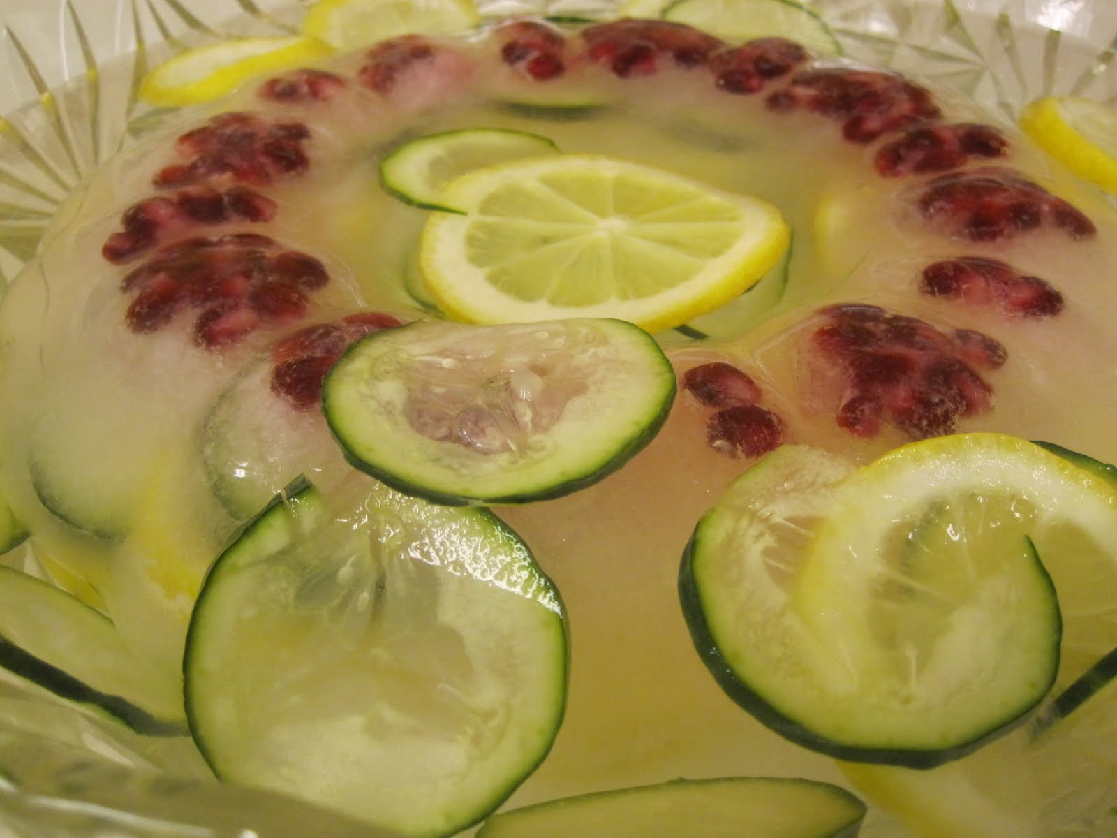 Neighbor Julia How To Make an Ice Ring or Wreath in a Bundt Pan