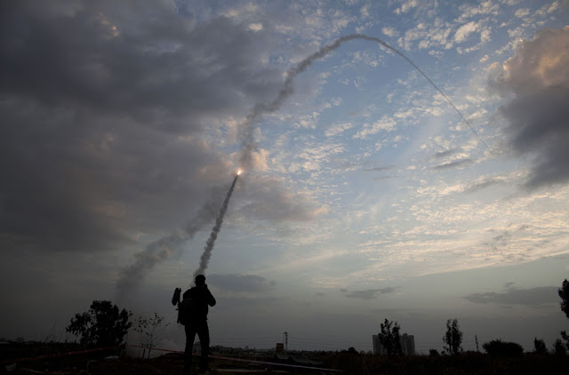 [صور] غزة تحت النار Gaza+Under+Fire+%2834%29