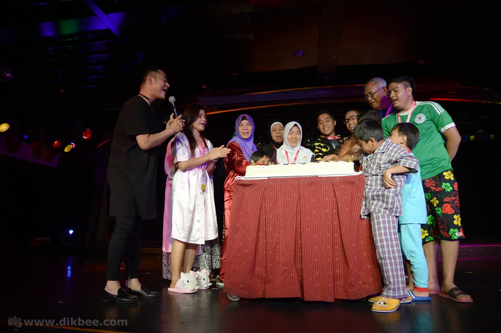Acara potong kek Kemeriahan Cuti Sekolah Bersama Pak Nil | Star Cruises Superstar Libra