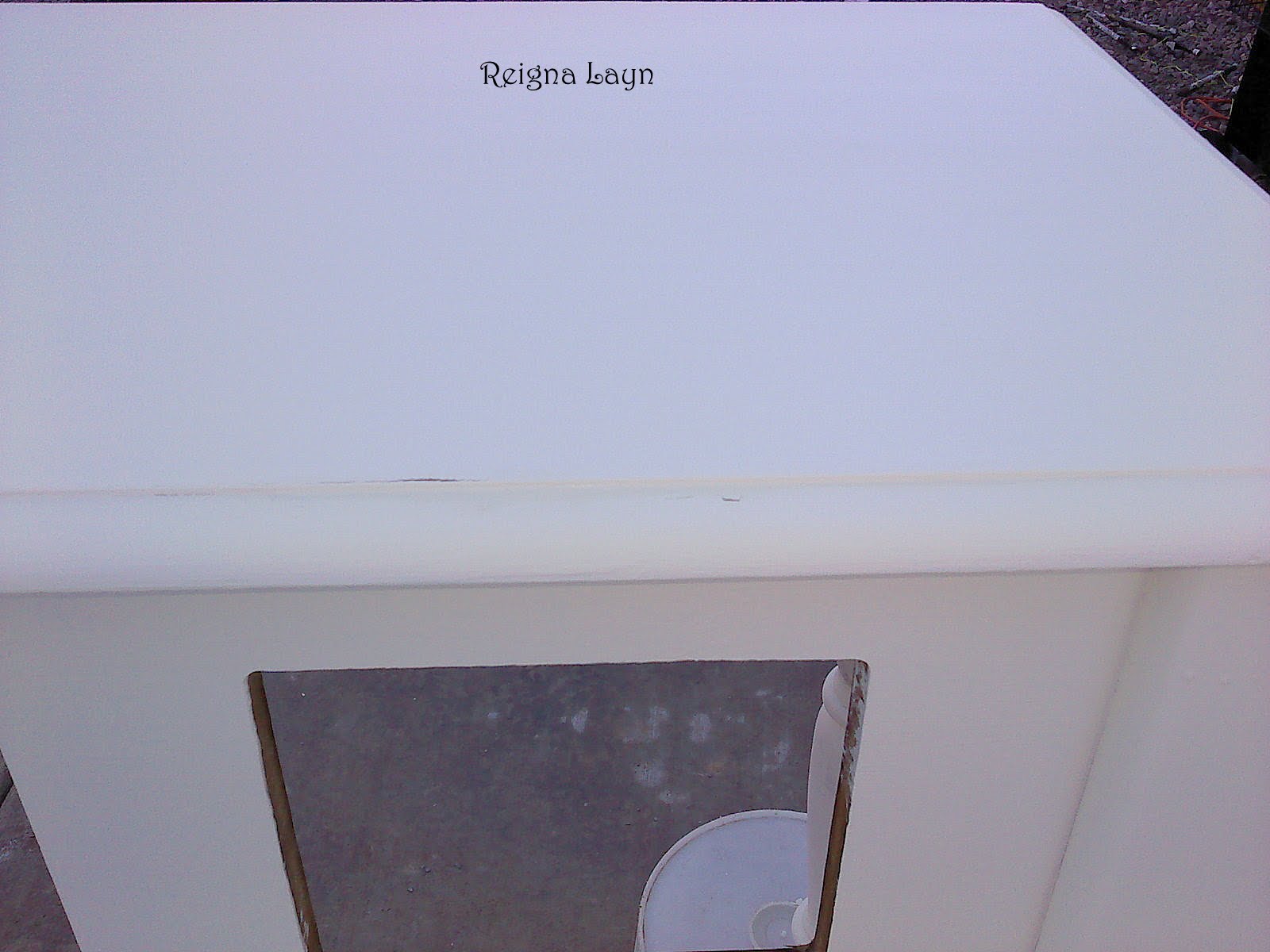 Reigna Layn SOS! Why is my Annie Sloan Chalk Paint Chipping???