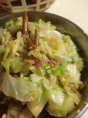 Cabbage with bottled Teatree Mushrooms