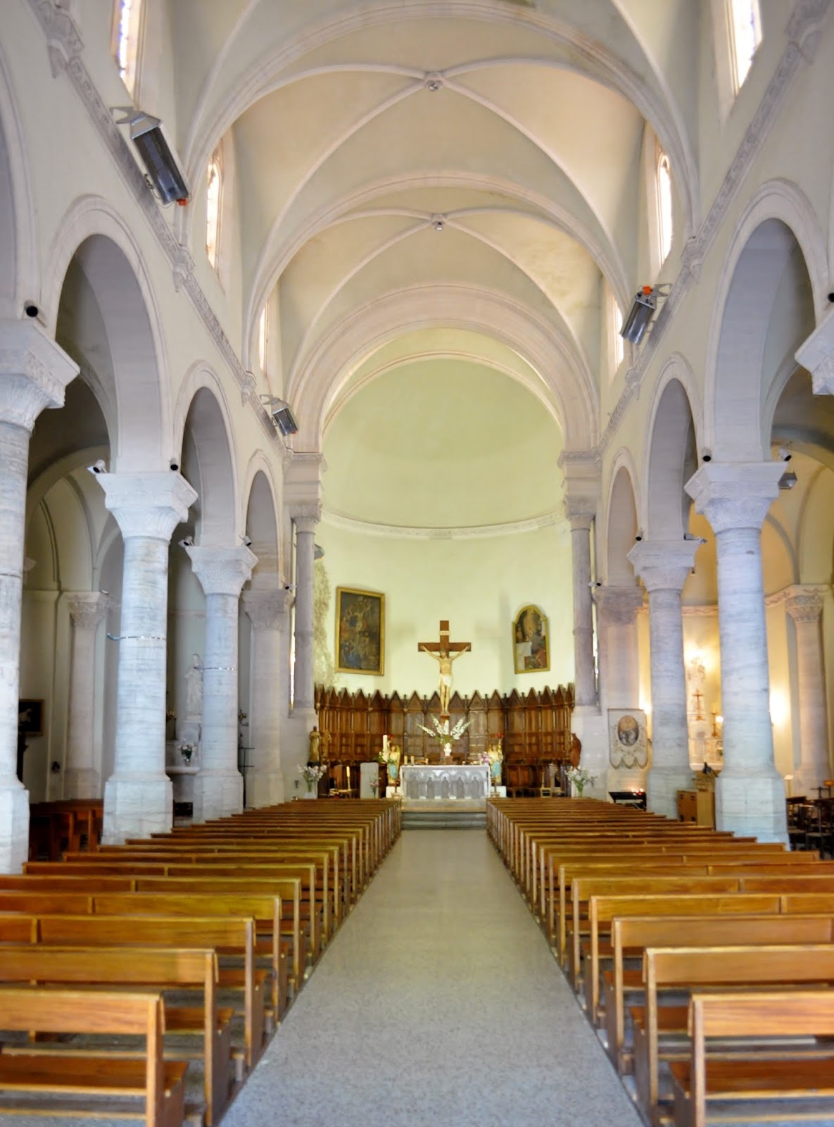 Our House in Provence SainteCécilelesVignes, home to vignerons and a wonderful Saturday