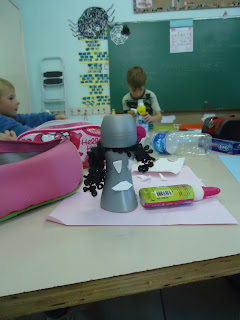 C.E.I. TIA FLOR: Trabalhando com sucata - embalagens trazidas sobre higiene