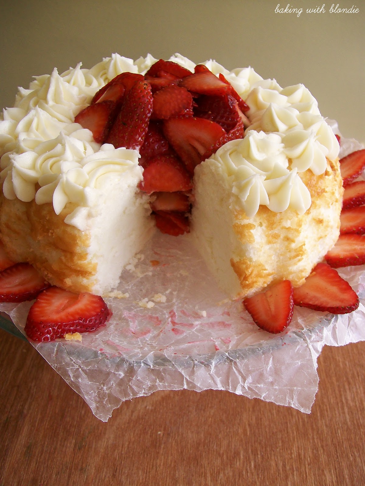 Angel Food Cake with Strawberries