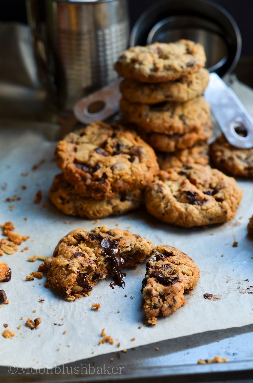 How to give// Fig, walnut and dark chocolate cookies The moonblush Baker