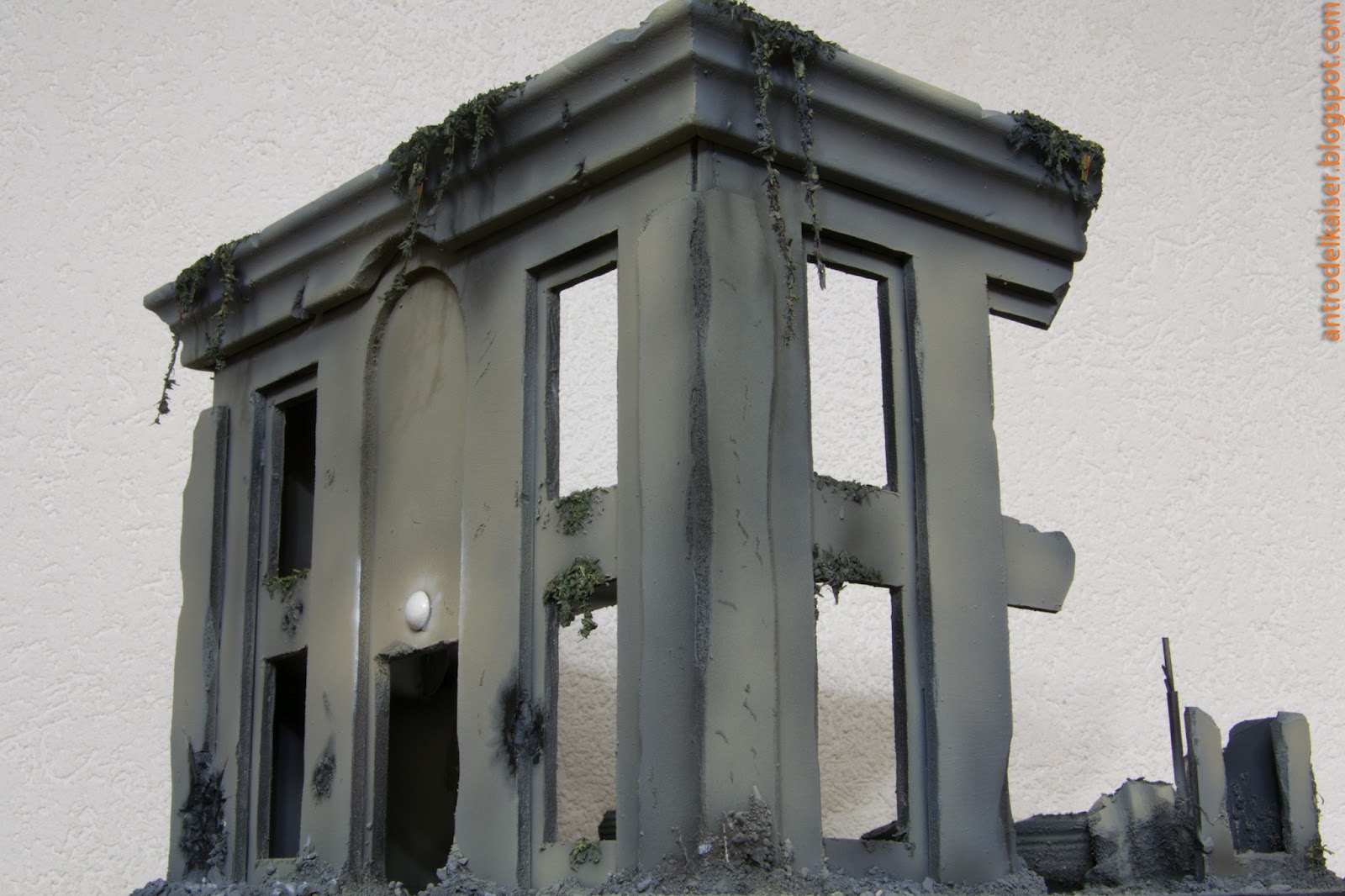 L Antro Del Kaiser Edificio Diroccato