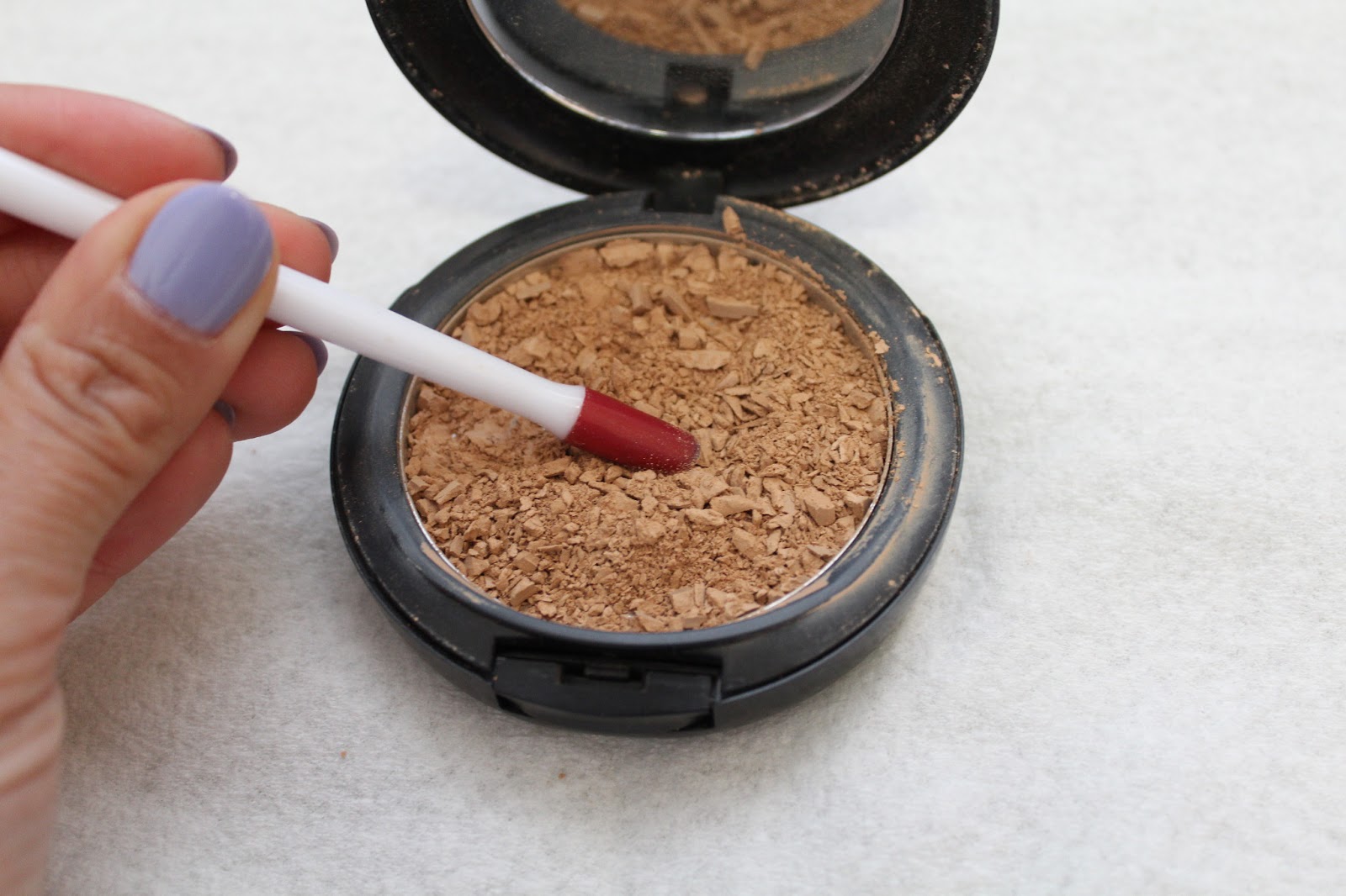 The Corporate Catwalk by Olivia diy fix your broken makeup compact