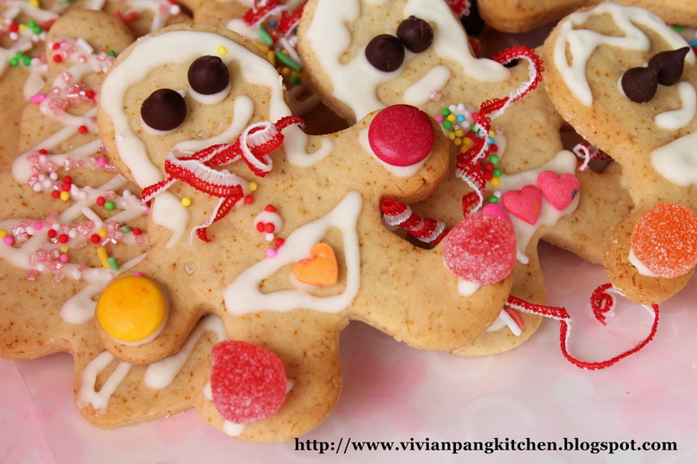 Vivian Pang Kitchen: Gingerbread Cookies with Egg-free Royal Icing