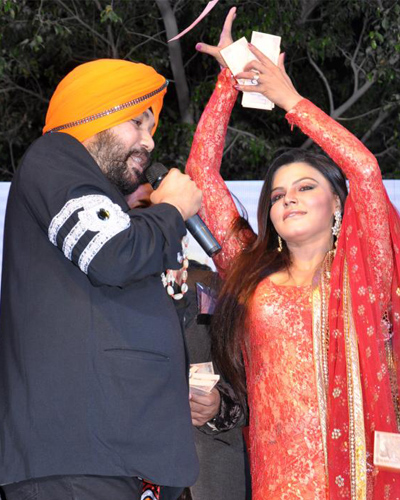 Desi Actress Rakhi Sawant Hot Dance with Daler Mehndi | Mallu Surf