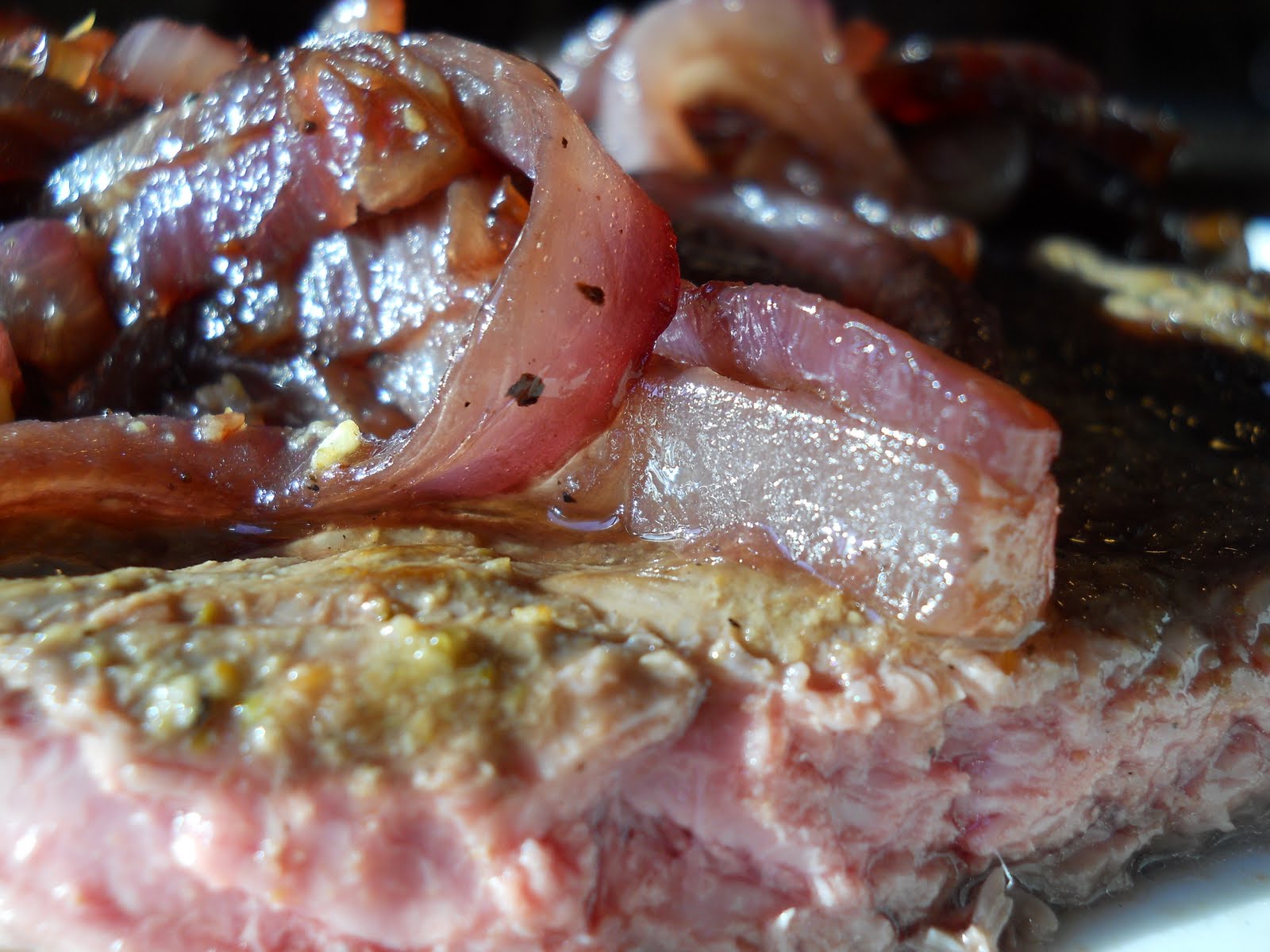 Fergie's Bites Wine Caramelized Red Onions