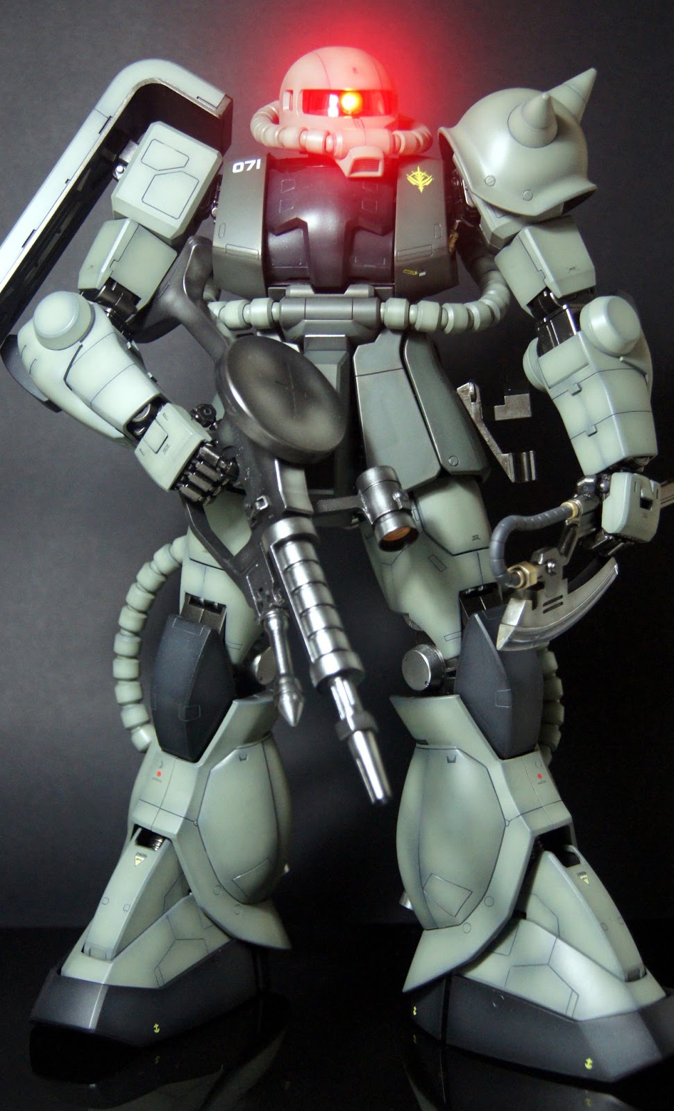 Perfect Grade MS06F Zaku 2 Project Gundam