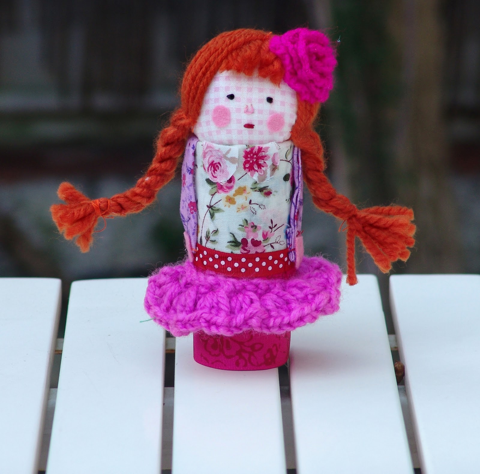 muñecas con rollos de papel higienico