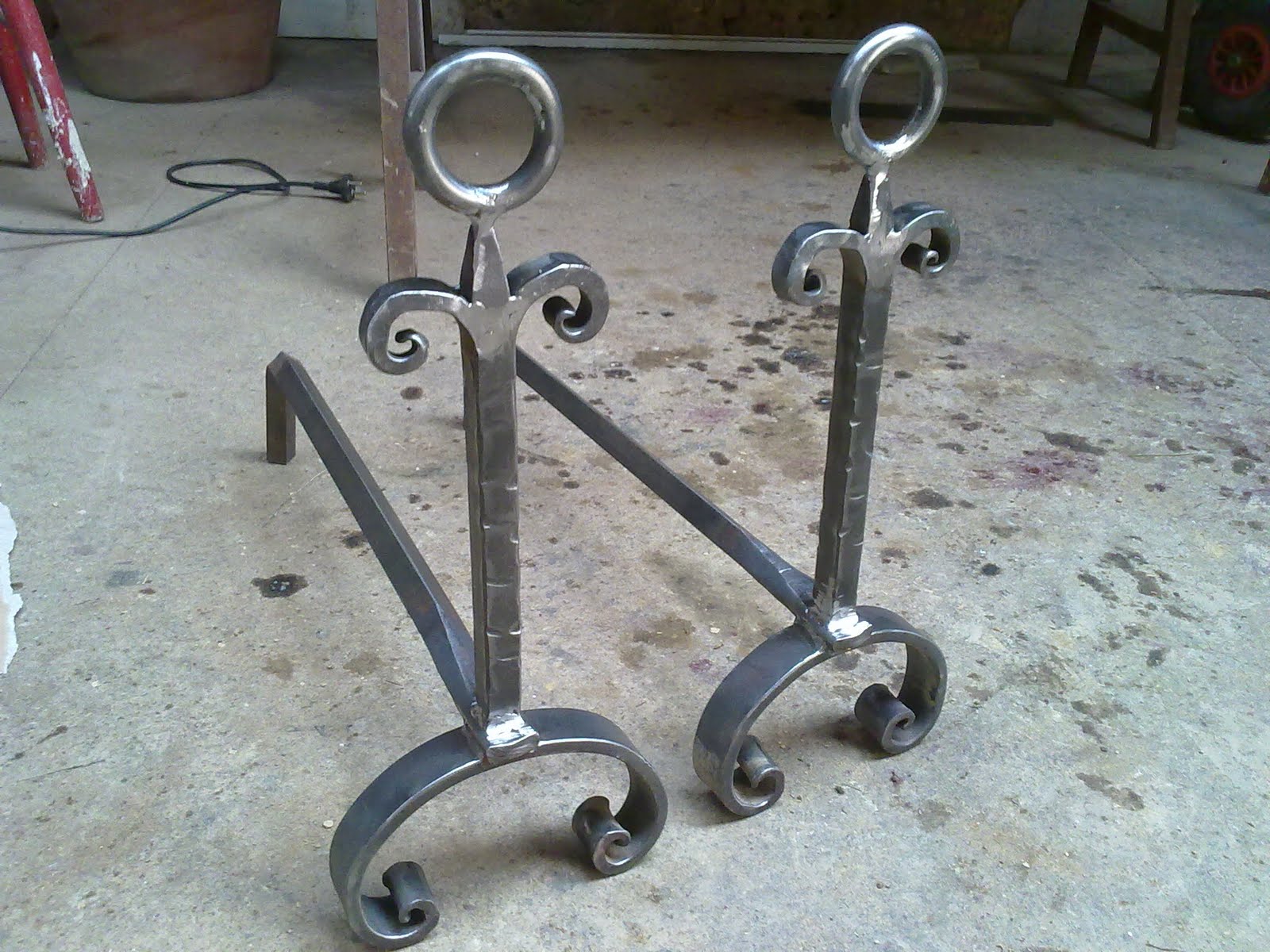 Diseño, forja y madera: MORILLOS