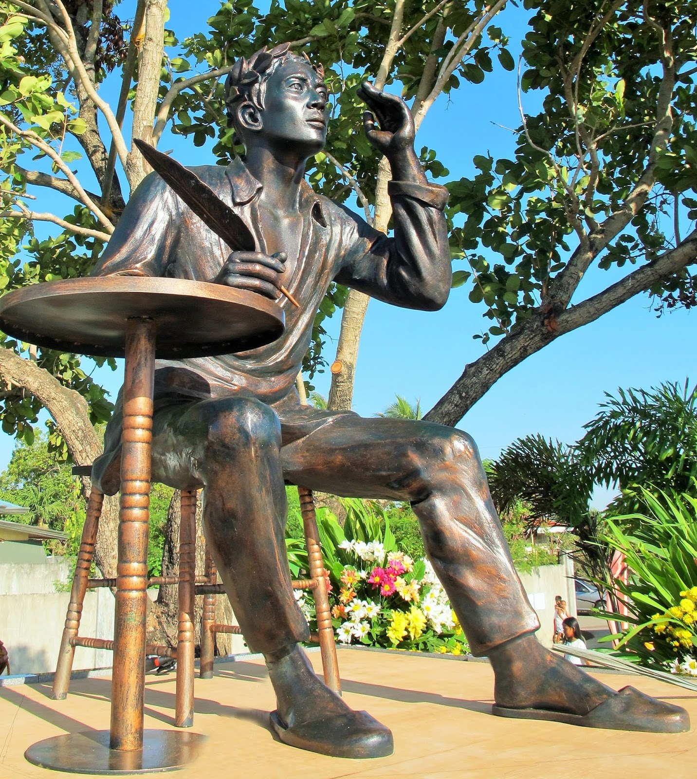 Gridcrosser Intensifying the Light of Literature The Commemoration of