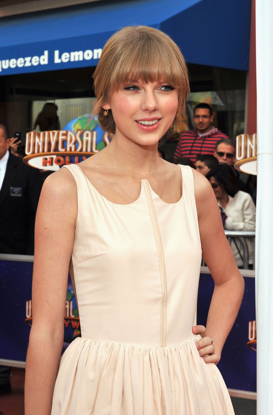 http://1.bp.blogspot.com/-BQ18ZlO6OJo/UQfTIuT1FBI/AAAAAAAAFMk/wbIUxOt1Rog/s1600/taylor+swift+17.jpg