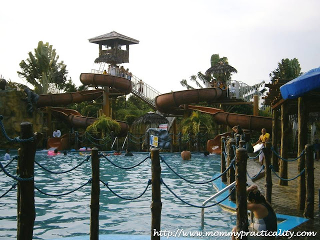 8 Waves Waterpark & Hotel