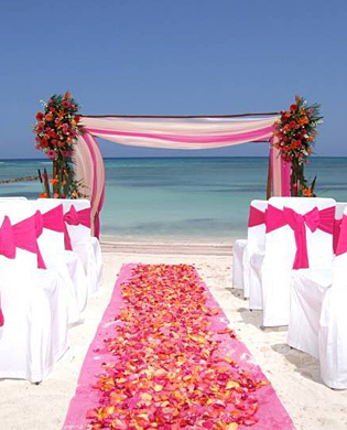 If you have chosen your wedding on the beach you're lucky enough to have