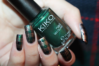 A Tartan Nail Art inspired by Outlander