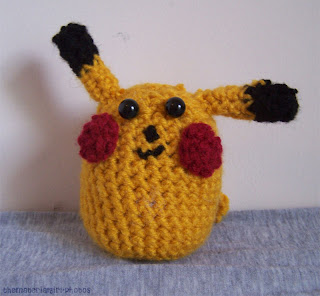 How to Cut Out a Puppet Pattern | eHo
w