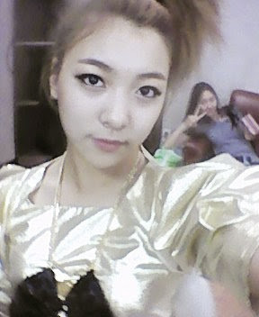 mochan tomochii: Luna f(x) profile