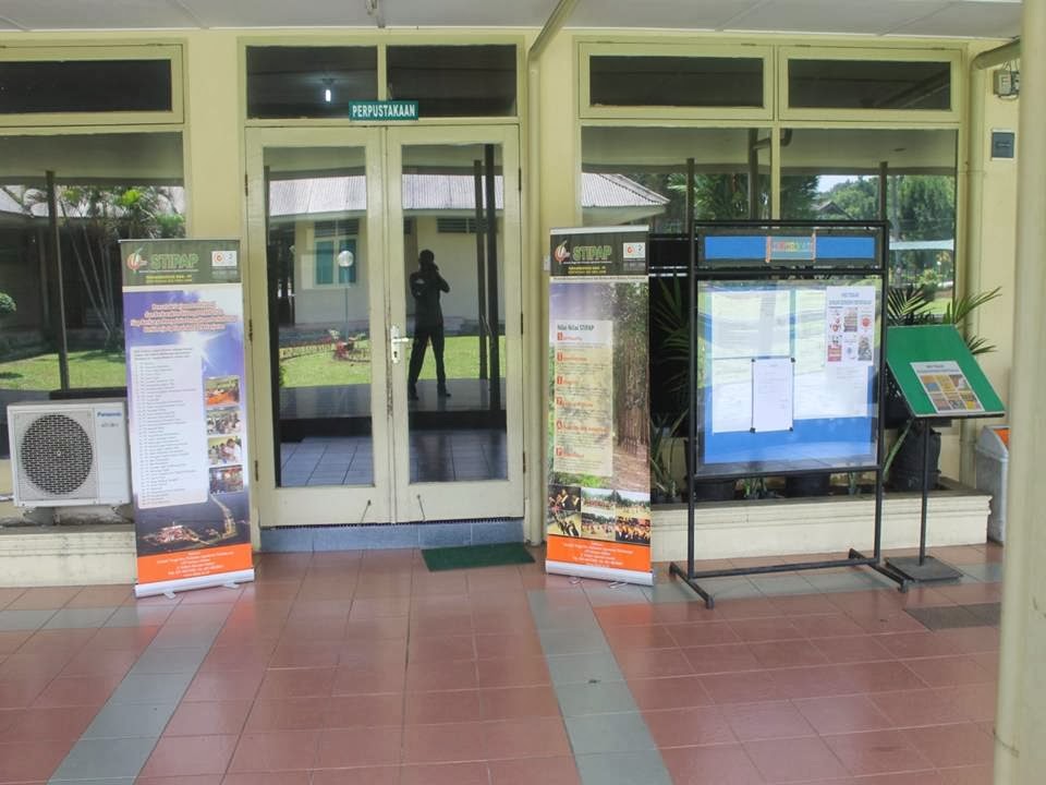 Tampilan Depan Perpustakaan