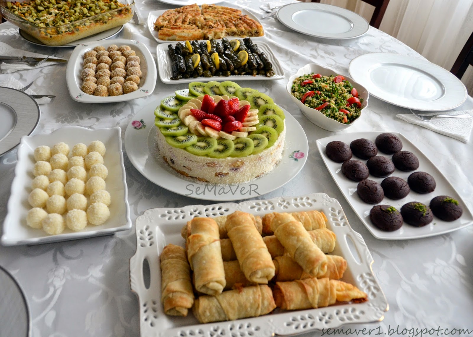 SeMaVeR Meyveli kedidilli pasta ve çay menüsü