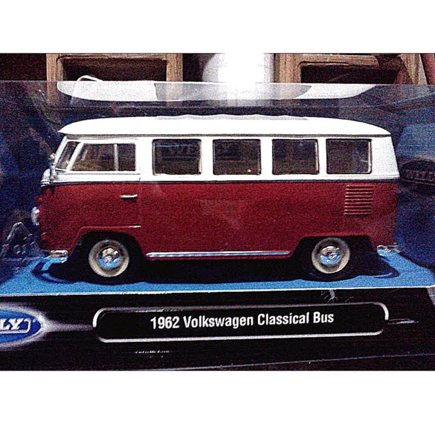 Combi Coleccionable 1962 Volkswagen Classical Bus Welly 12500 Combi Coleccionable 1962 Volkswagen Classical Bus Welly 12500