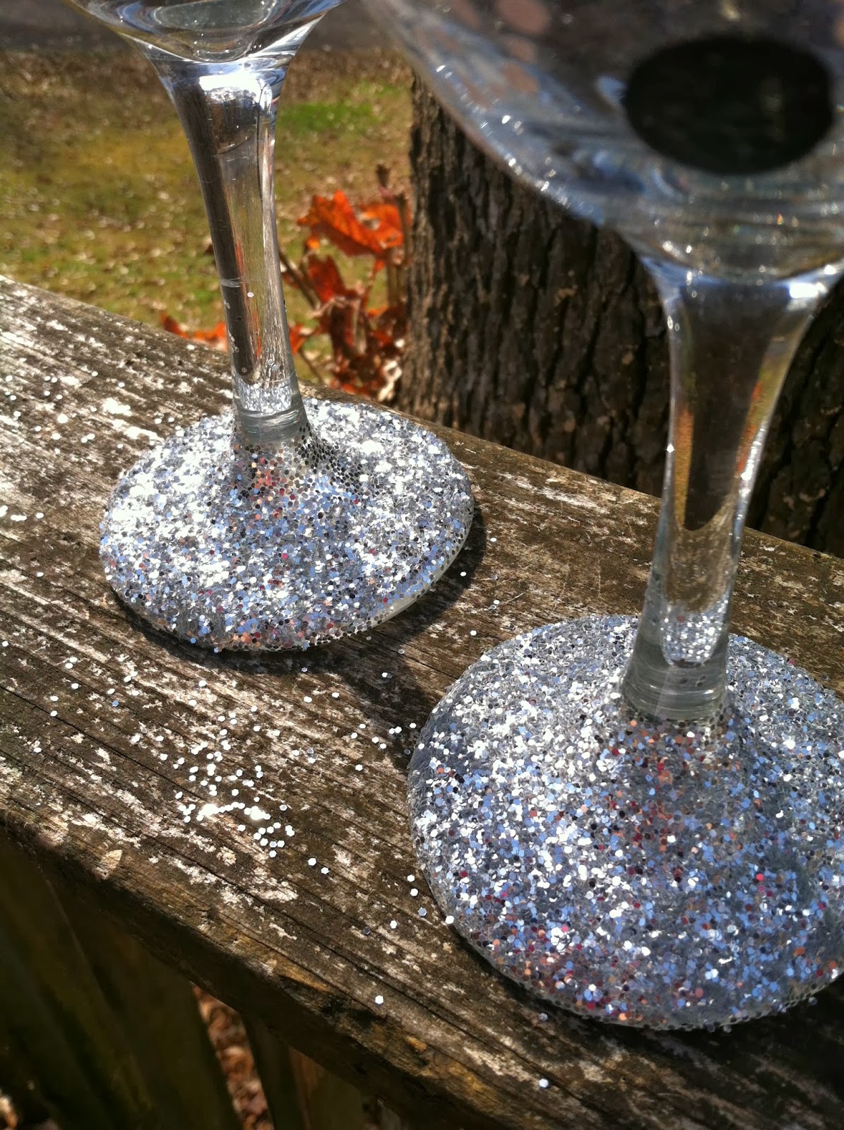 Burlap and Bananas "BLING" in the New Year with these DIY GlammedUp Wine Glasses!