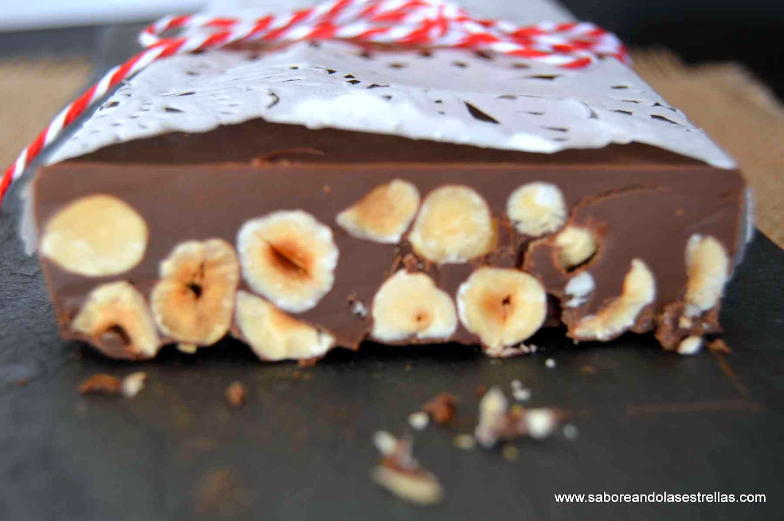 Turrón De Chocolate Con Avellanas Y Sin Lactosa
