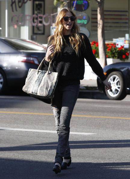 Hills Freak: Whitney Port Grabs a Bite to Eat in LA