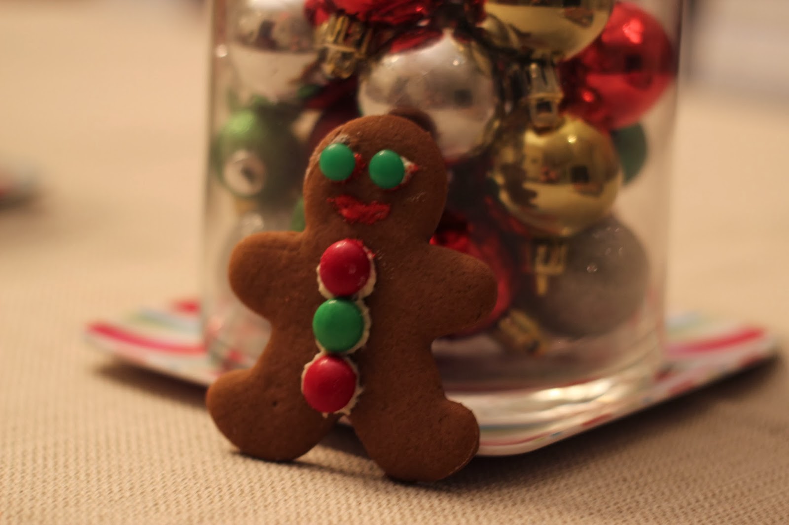 The Apron Gal: The Zappos Gingerbread Man