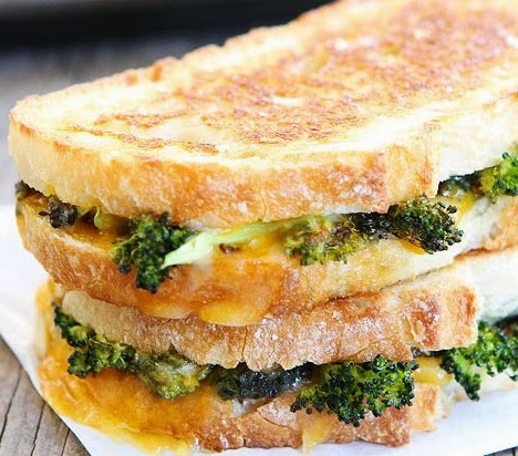 Bocadillo De Verdura Asada Con Queso