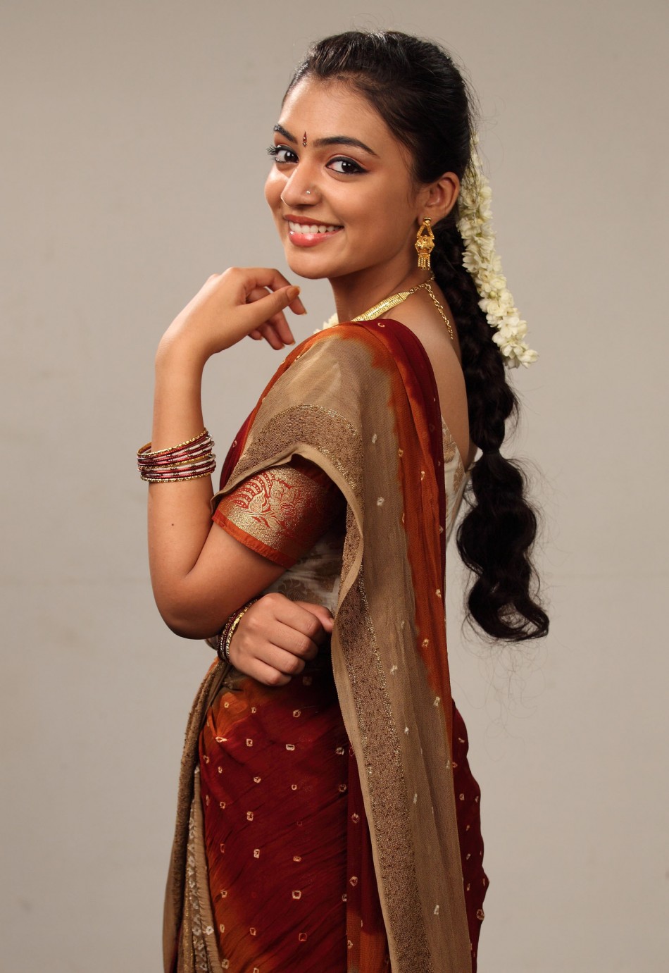 Iddarammayilatho 2013 300MB Full Movie WorldFree4u Hindi